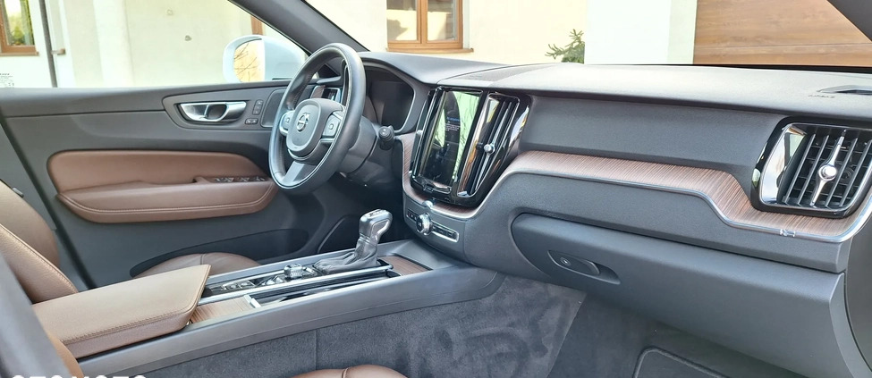 Volvo XC 60 cena 159900 przebieg: 39000, rok produkcji 2021 z Młynary małe 781